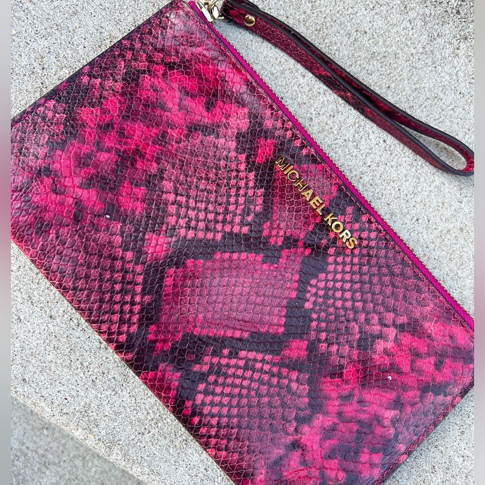 Michael Kors wristlet